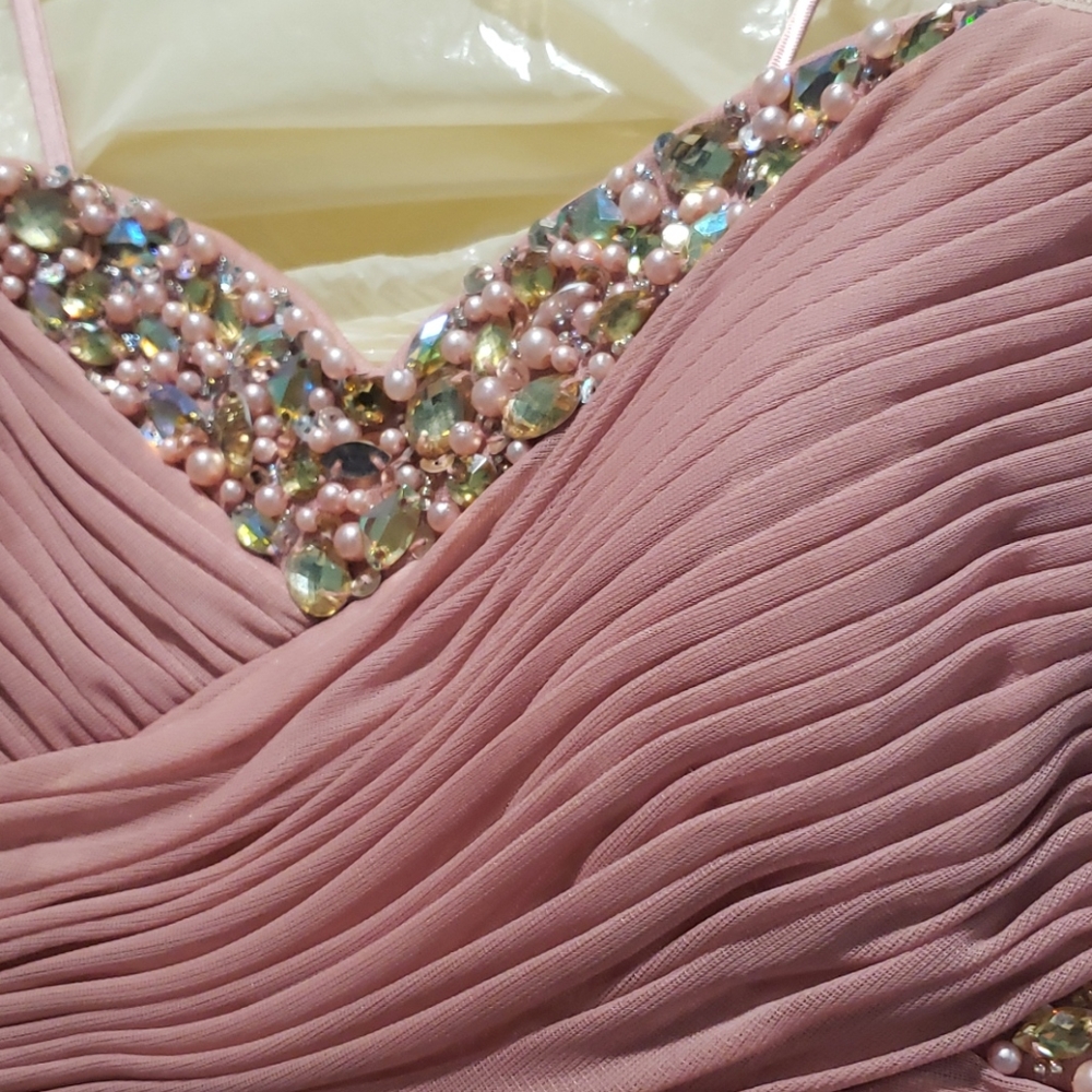 Dress - Picture 3 of 3